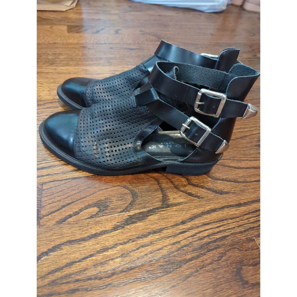 Joank Paris Perforated Cut Out Buckle Booties